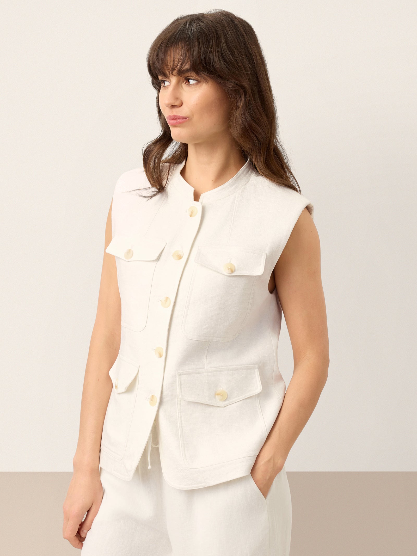 100% Linen Four-Pocket Tailored Sleeveless Vest COSIMA