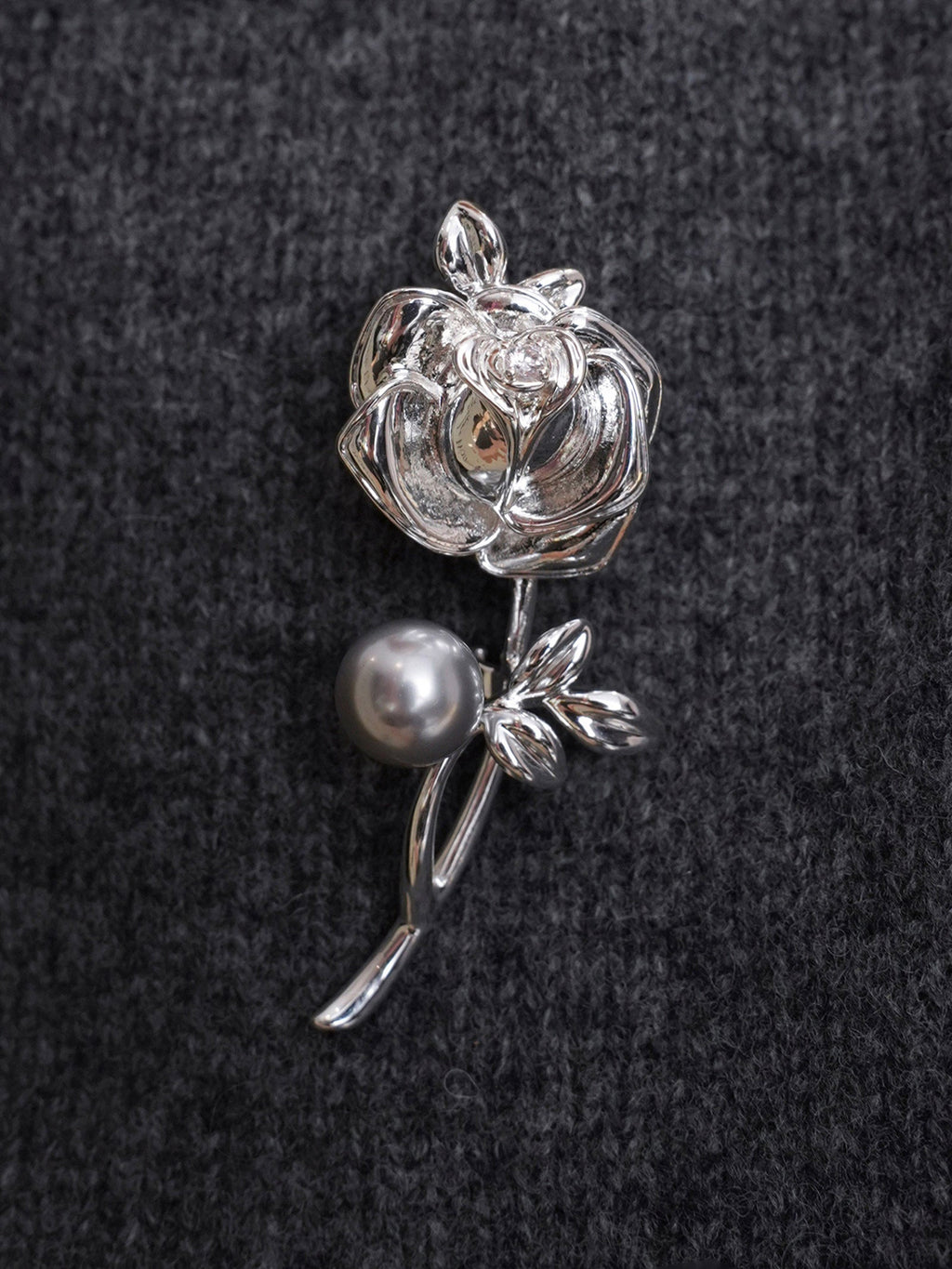 Freshwater Pearl & Alloy Rose Carved Brooch