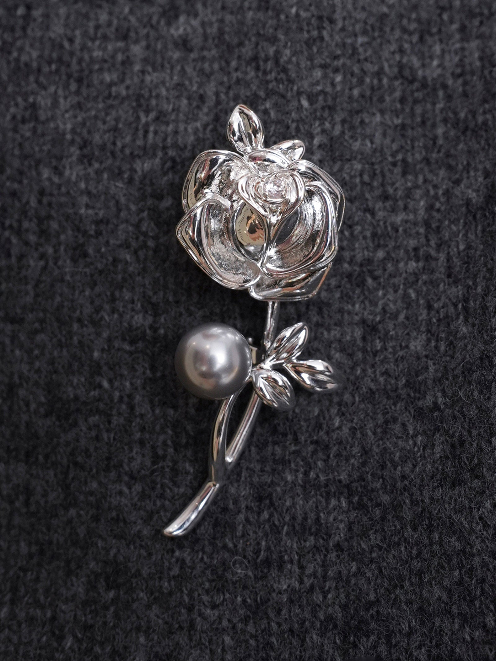 Freshwater Pearl & Alloy Rose Carved Brooch