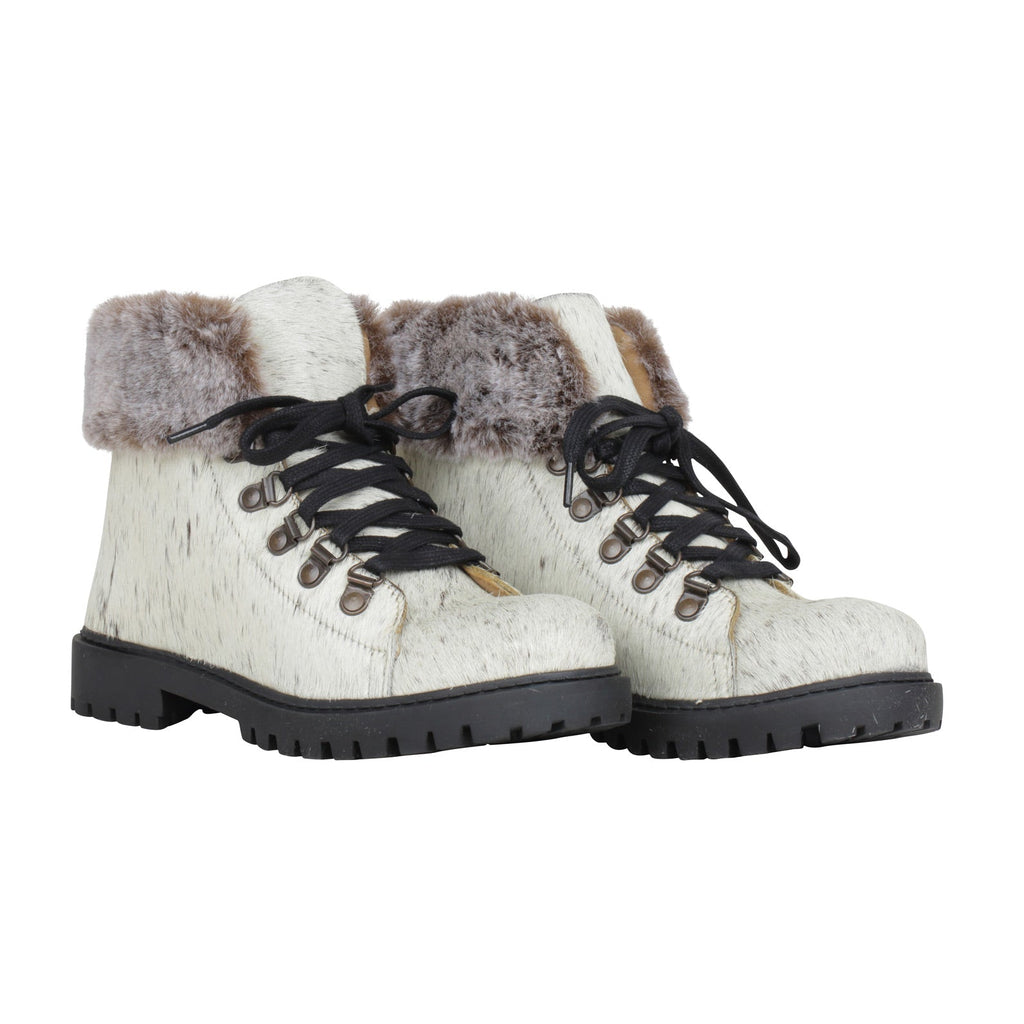 Turbulent Boots